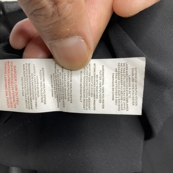 PrettyLittleThing Black Textured Woven Tiered Mini Skirt Size 4 - Picture 4 of 7